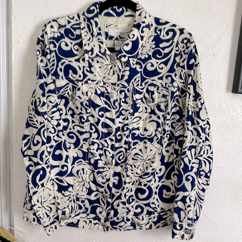 LUCY & LAUREL LINEN JACKET Blue and white 1X